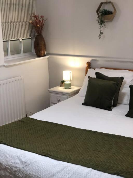 Beautiful 2 Bedroom Garden Flat In Great Location