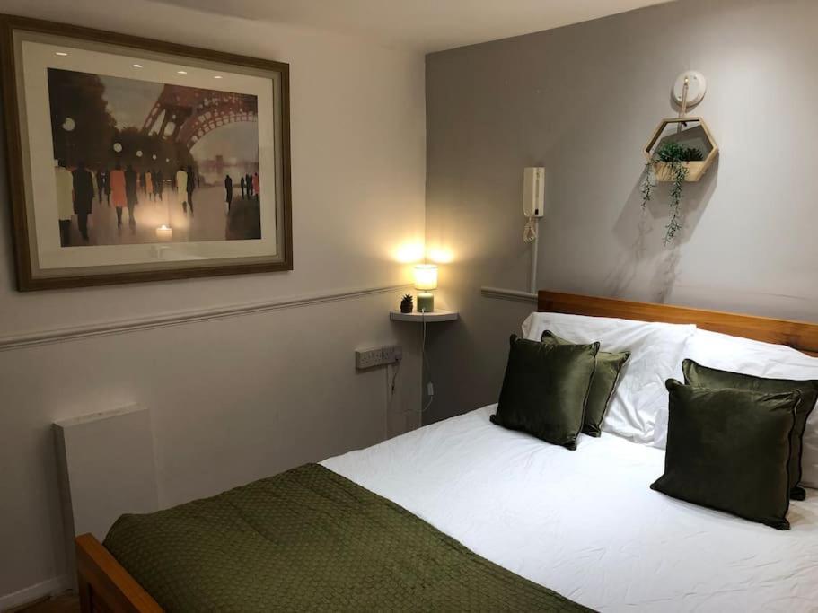 Beautiful 2 Bedroom Garden Flat In Great Location Apartament